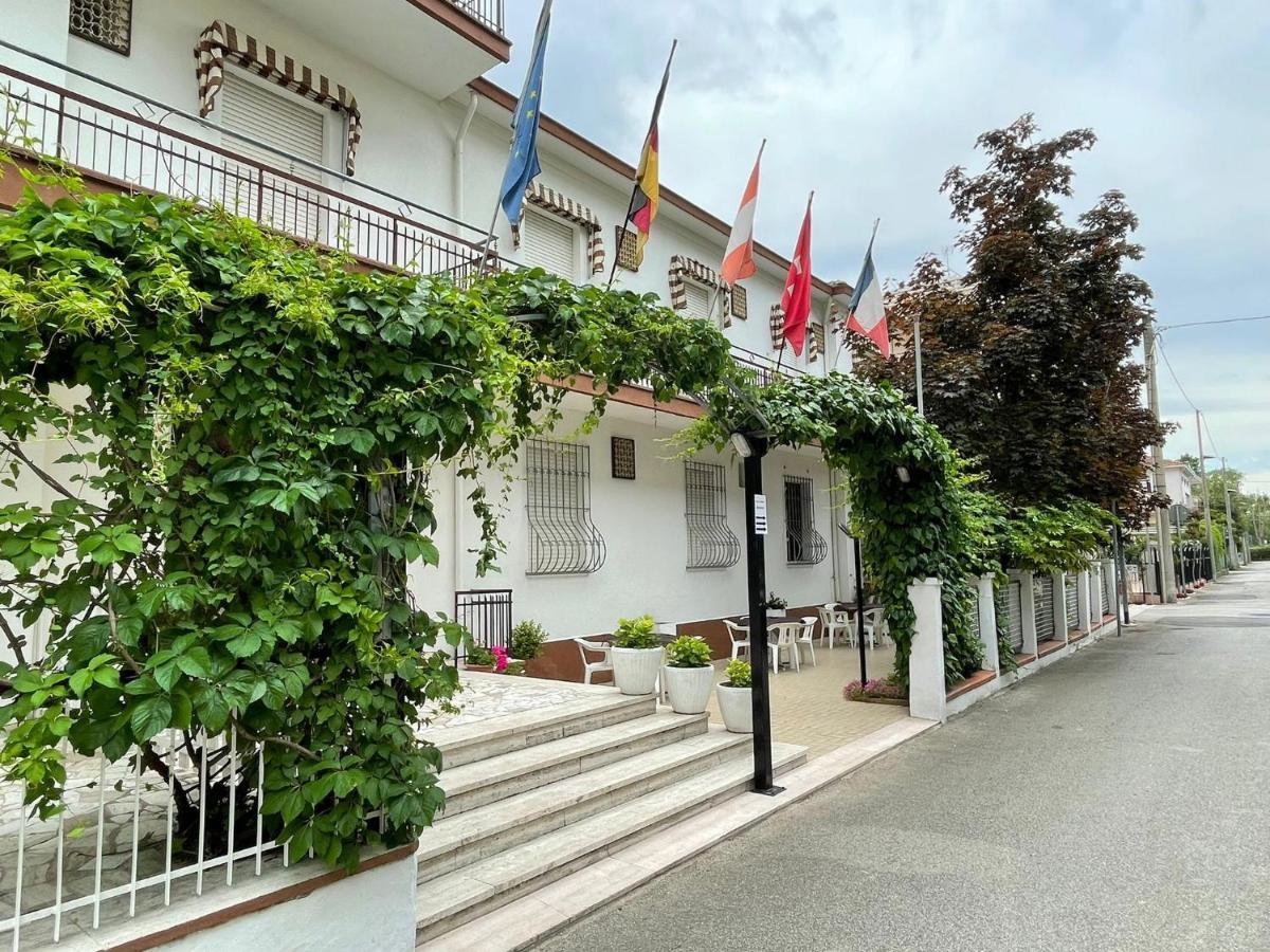 Hotel Villa Sorci Rimini Exterior photo